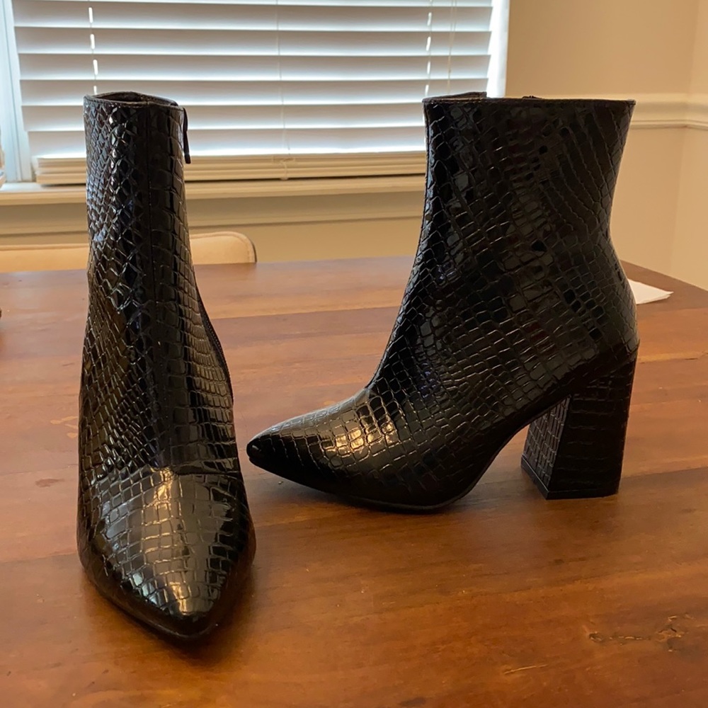 Boohoo Black Snake Skin Boots